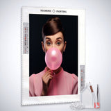 Audrey Hepburn with chewing gum in her mouth — Diamond Painting Kit, product view 2