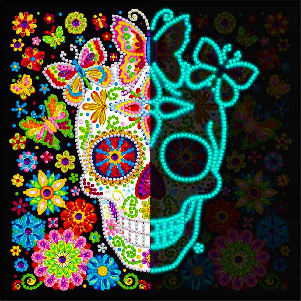Butterflies with skull — Glow-in-the-Dark Diamond Painting Kit design