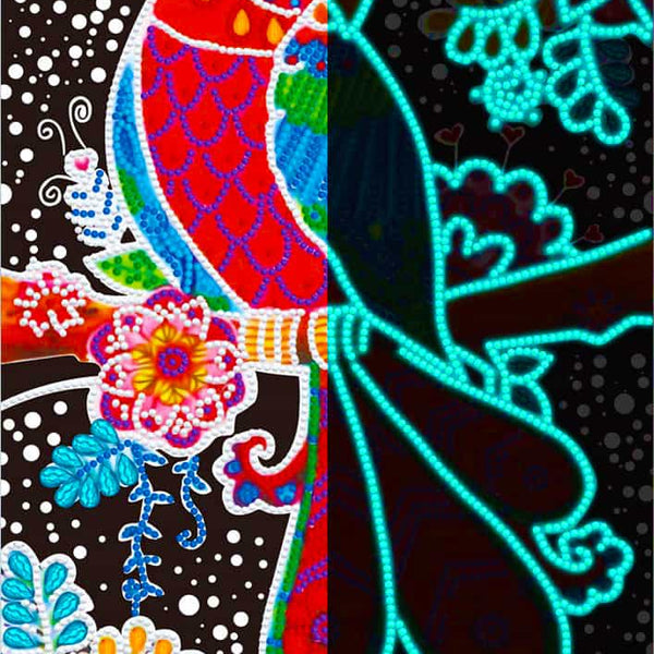 Noble Parrot — Glow-in-the-Dark Diamond Painting Kit design